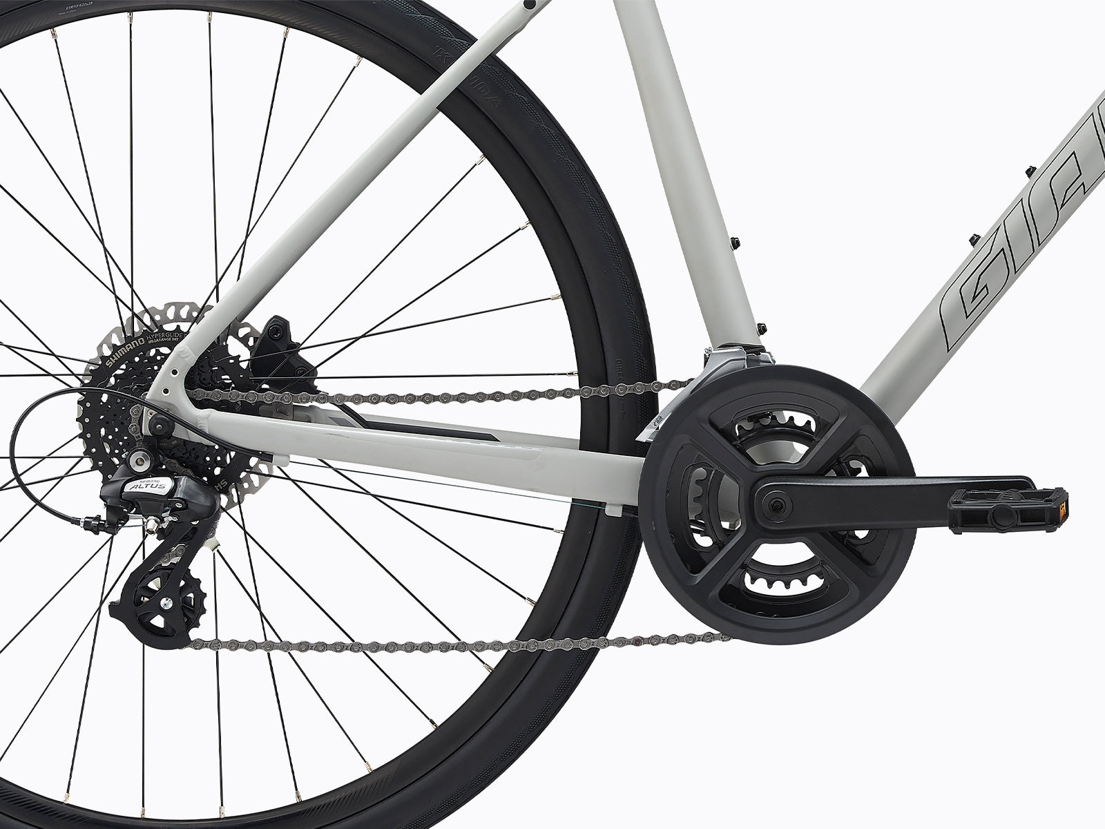 image features a Giant Cross City 2 Disc, a city bike designed for cyclist's commute to work or school